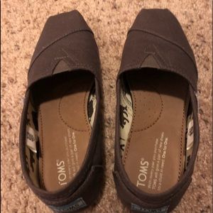 TOMS 6.5 BROWN